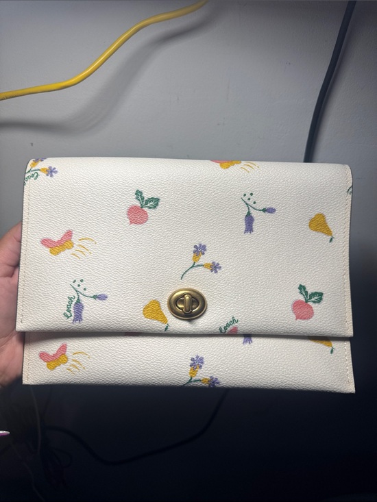 Coach Handbags - Coach turn lock pouch